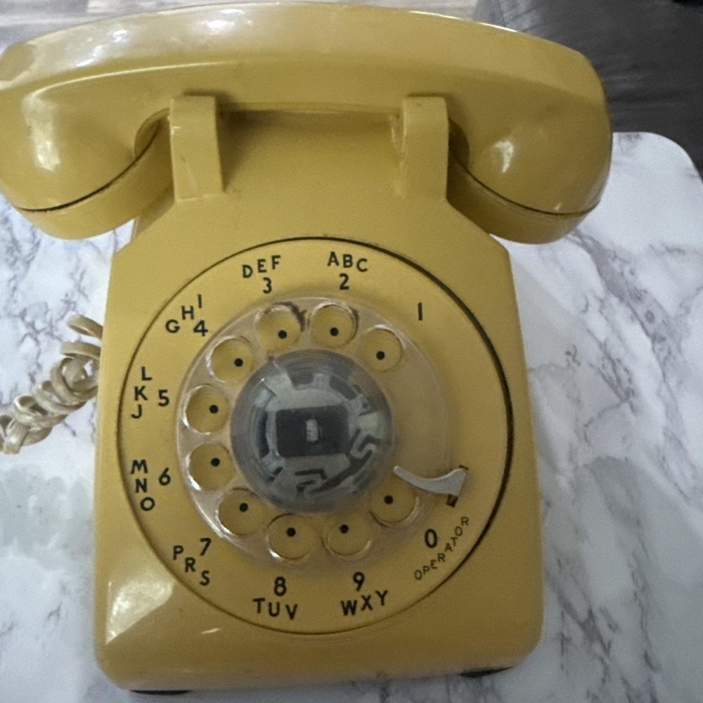 Vintage Western Electric Bell System Rotary Desk Phone Harvest Gold Yellow 500